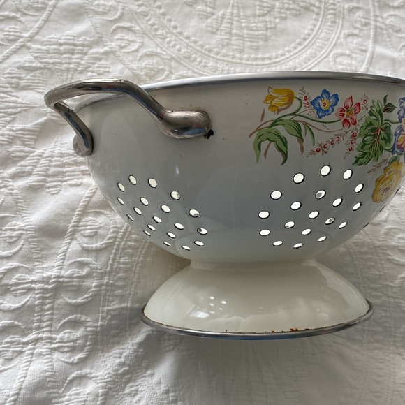 Vintage Enamel Colander - Picture 7 of 9